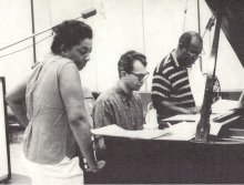 Carmen McRae, Dave and  Louis Armstrong, during the recording of the Real Ambassadors album. 